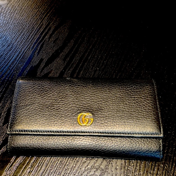 Gucci Black Leather Clutch with Gold Logo - Picture 1 of 4